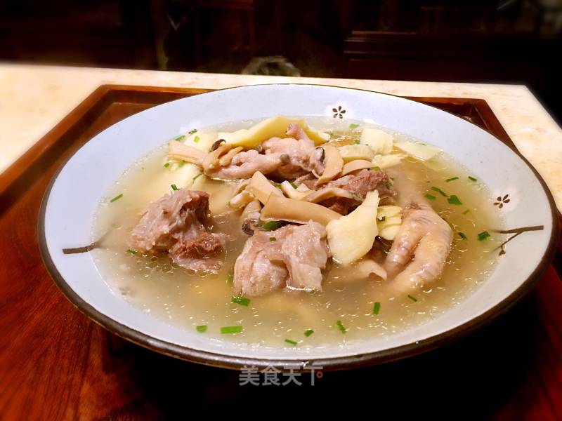 Winter Bamboo Shoots Cuttlefish Bone Soup recipe