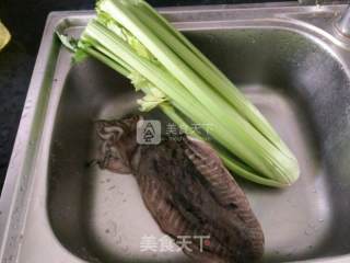 Cuttlefish with Celery recipe