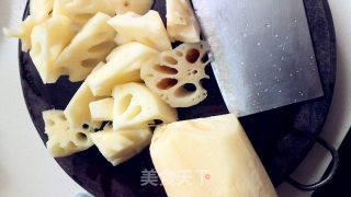Soybean, Lotus Root and Pork Ribs Soup recipe