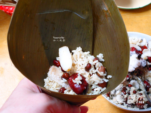 Lily Red Date Zongzi recipe