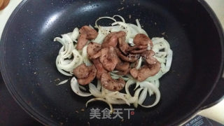 Stir-fried Loin with Cumin and Onion recipe