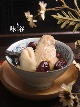 Stewed Chicken Soup with Lingzhi, Yam, Red Dates recipe