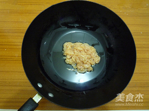 Stir-fried Shredded Chicken with Coriander recipe