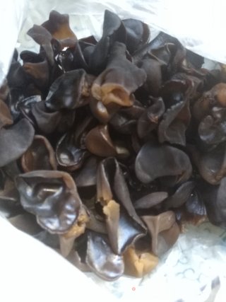 Scrambled Eggs with Tomato Fungus recipe