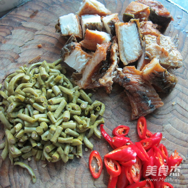 Stir-fried Cured Fish with Capers recipe