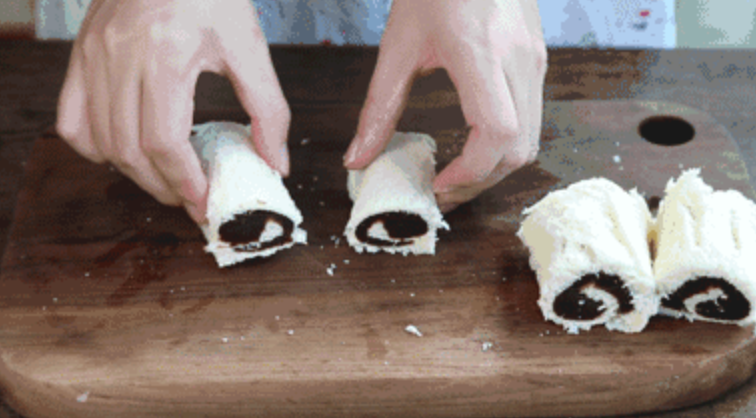 Crispy Red Bean Toast Rolls, A New Way to Eat White Toast recipe