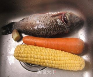 Carrot Corn Crucian Carp Soup recipe