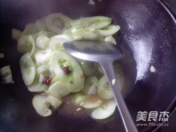 Spicy Stir-fried White Cucumber recipe