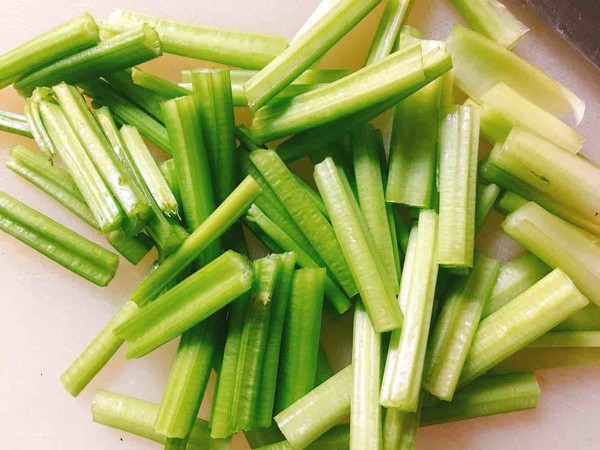 Celery Stir-fried Bacon recipe