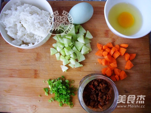 Tuna Fried Rice with Egg Yolk recipe