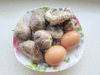 Hot Noodles Mushroom and Egg Box recipe