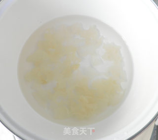 Chicken Head Rice Tremella Soup recipe