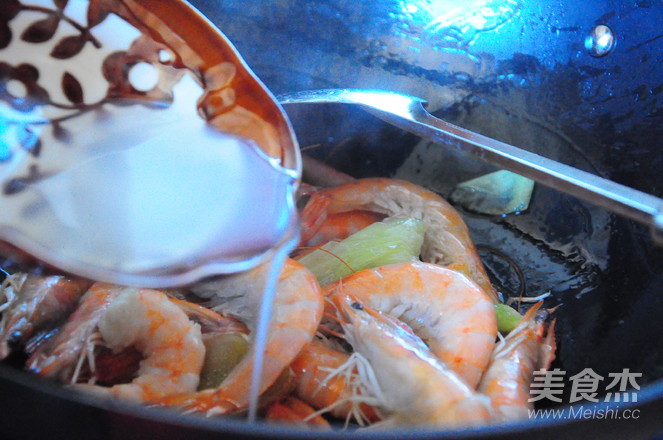 Grilled Prawns with Okra and Glutinous Rice recipe