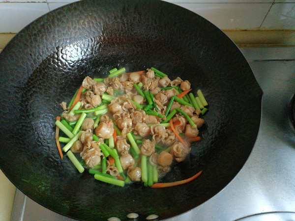 Stir-fried Scallop Meat with Garlic Moss recipe