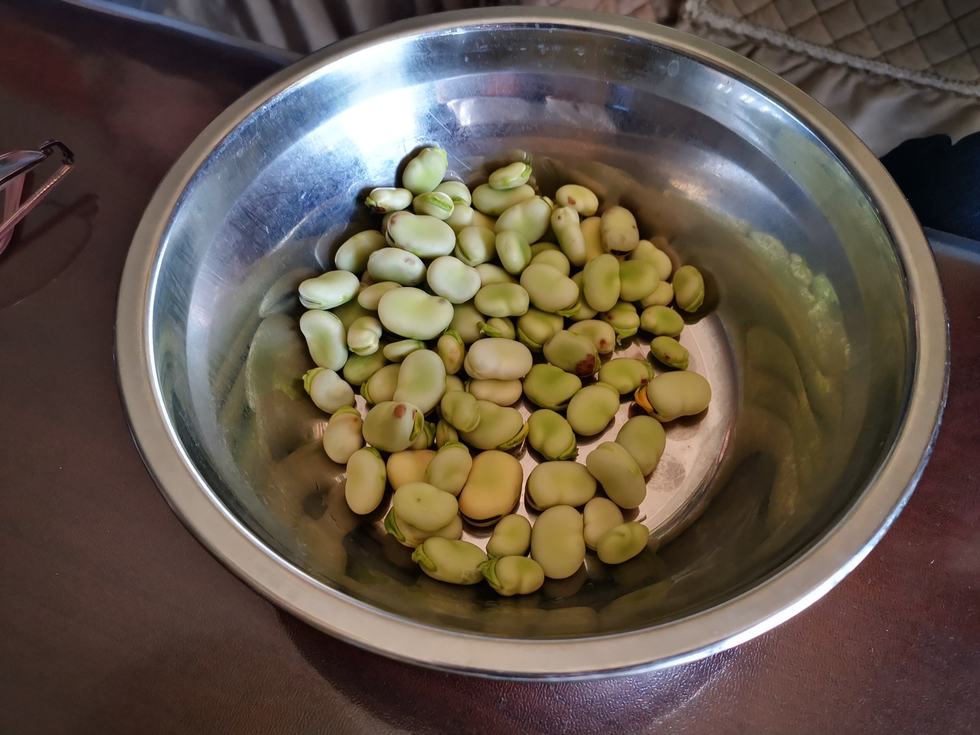 Stir-fried Tender Broad Beans recipe