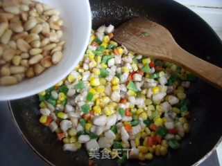 Sweet, Tender and Fragrant that Adults and Children Love-pine Nut Fish Rice recipe