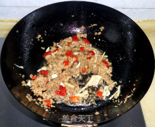 Stir-fried Cabbage with Oil Residue recipe