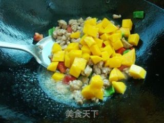 Mango Stir-fried Diced Pork recipe