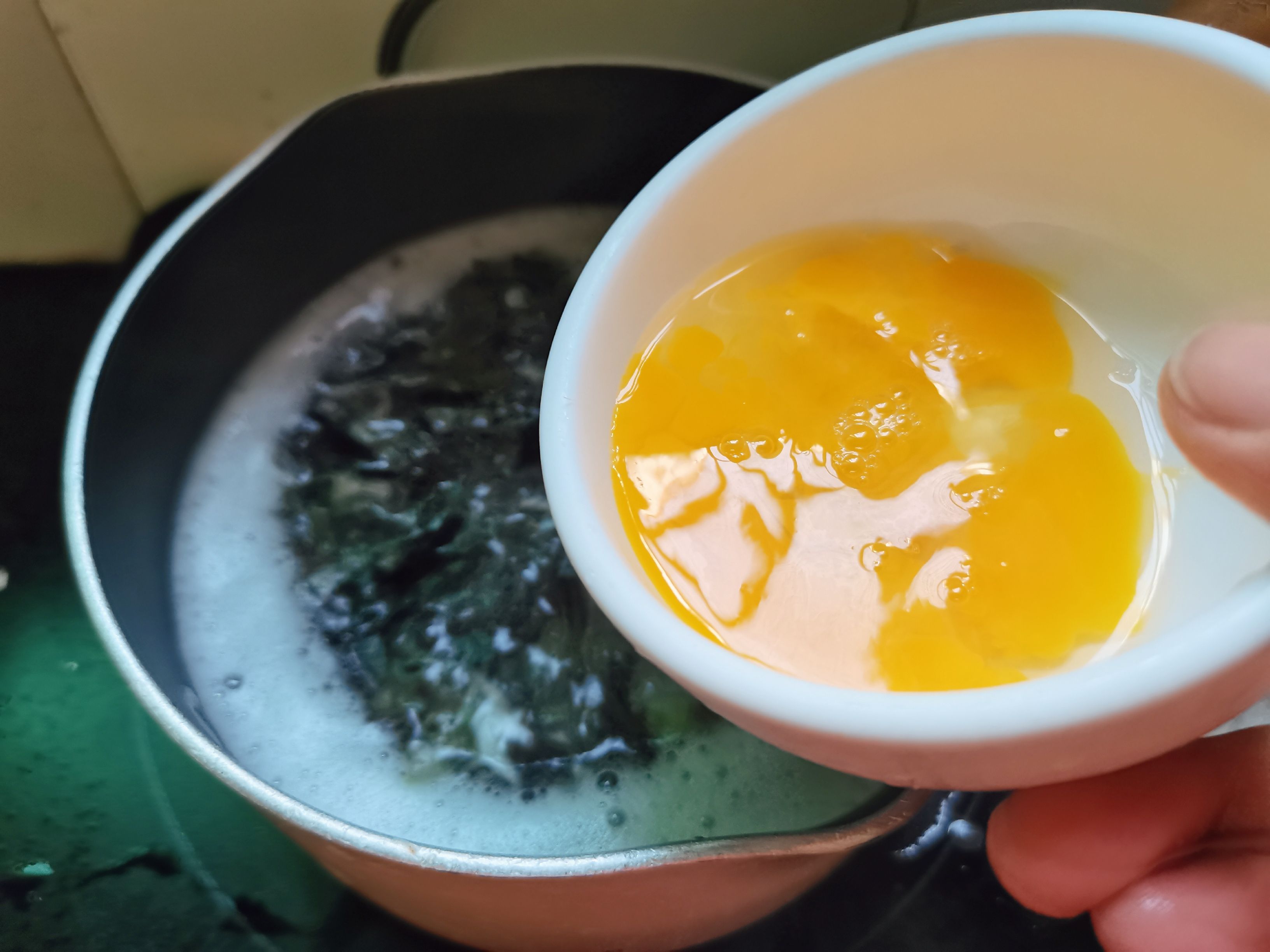 Fungus Egg Shrimp Skin Soup recipe