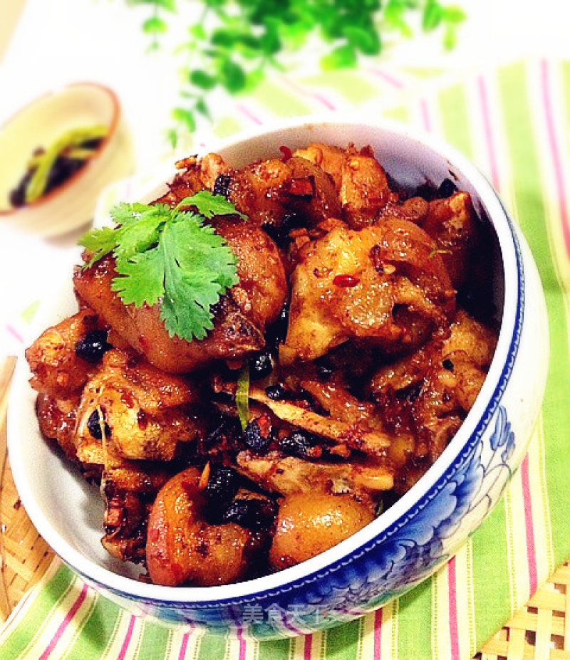 Twice-cooked Spicy Pig's Feet recipe