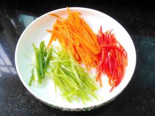 Tofu Skin Mixed with Three Shreds recipe