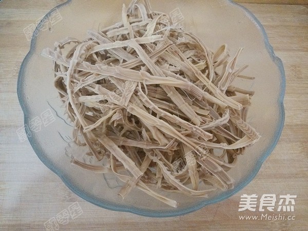 Stir-fried Dried Bamboo Shoots with Green Pepper and Bacon recipe