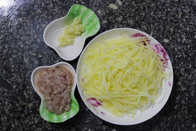 Shredded Potatoes with Minced Meat recipe