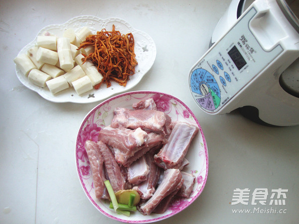 Cordyceps Flower Yam Pork Ribs Soup recipe