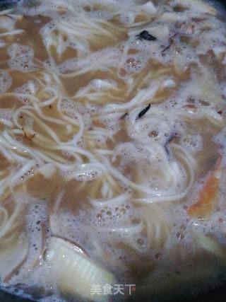 Prawn Noodles with Bamboo Shoots and Straw Mushroom recipe