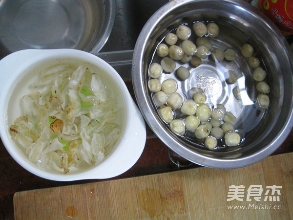 Lotus Seed and Lily Codonopsis Chicken Soup recipe