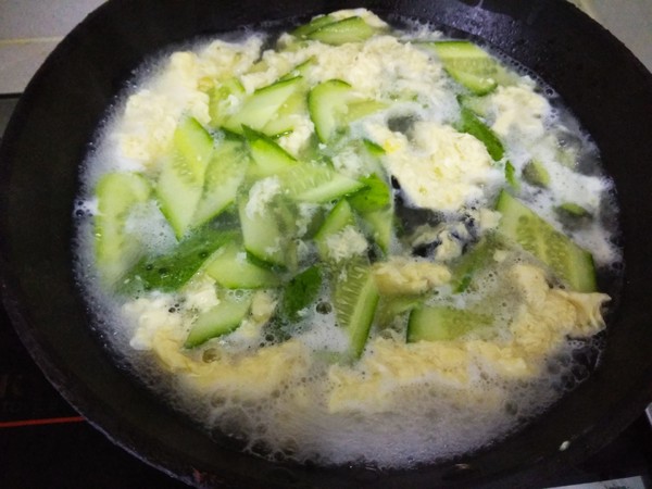 Two-color Egg-cut Melon Soup recipe