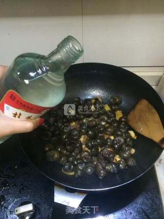 Snails, Pig's Feet and Duck Feet in Clay Pot recipe