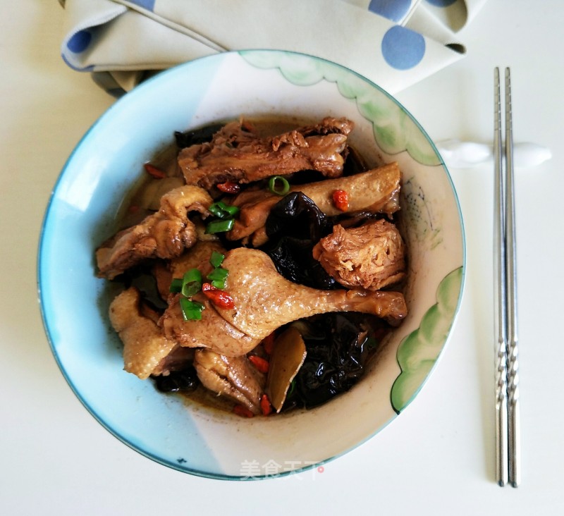 Stewed Duck with Chinese Fungus and Wolfberry