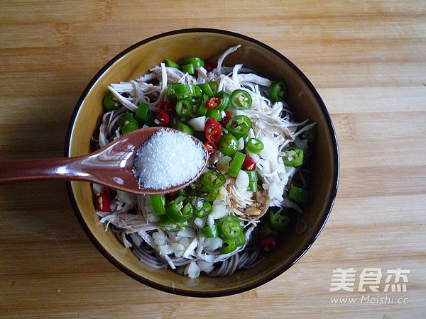 Sour and Spicy Chicken Soba Cold Noodles recipe