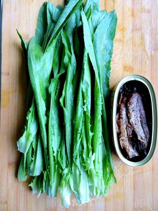 Lettuce with Tempeh and Dace in Oil recipe