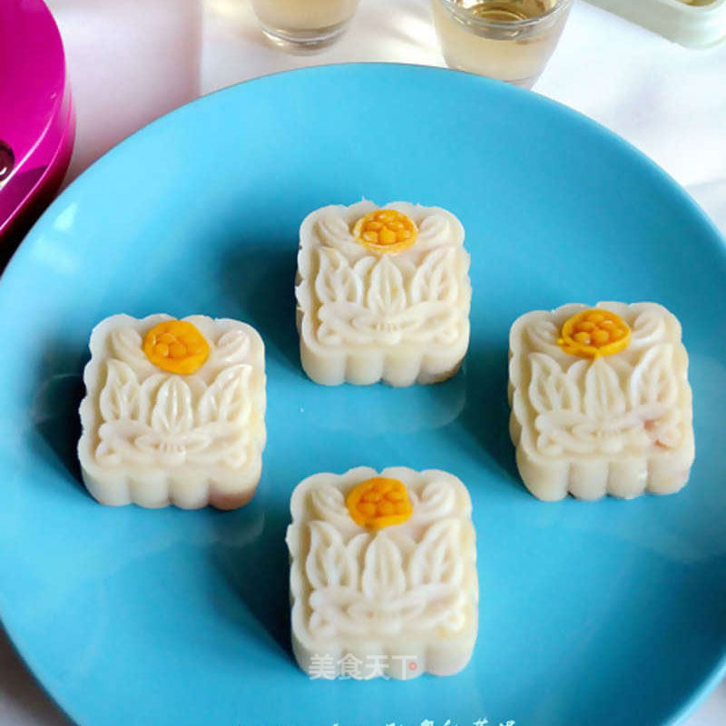 Pumpkin Osmanthus Snowy Mooncakes recipe