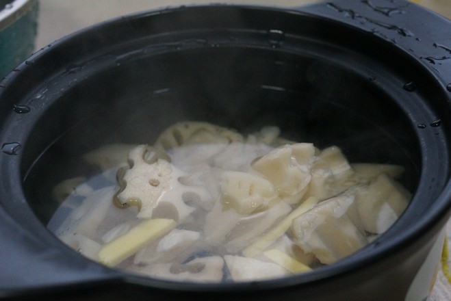 Tea Oil Lotus Root Duck Soup recipe