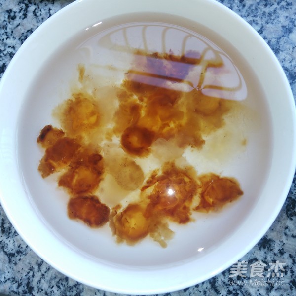 Sydney Yam, Peach Gum, Red Date Snow Ear Soup recipe