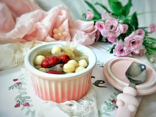 Red Date Tremella and Lotus Seed Soup recipe