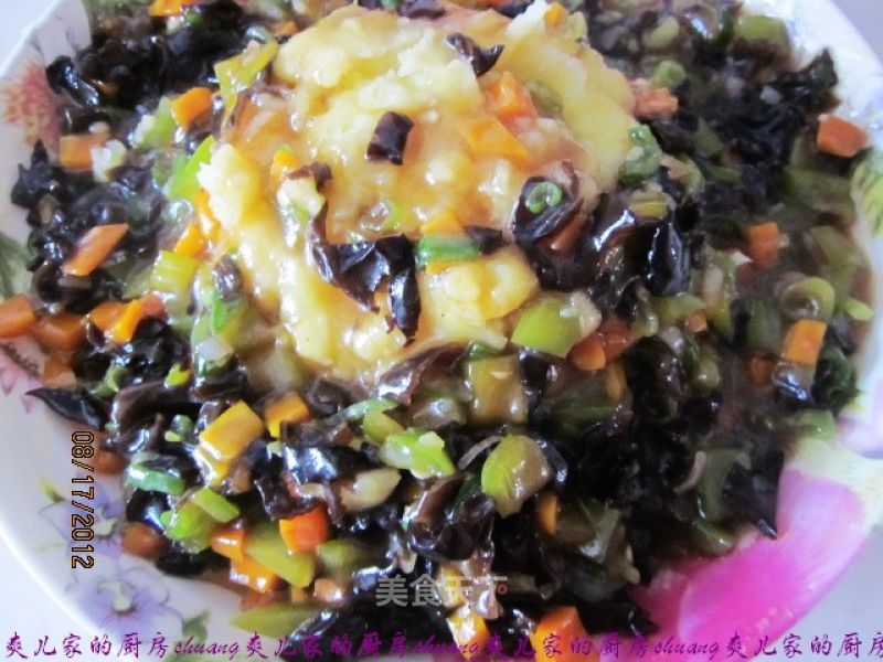 Assorted Mashed Potatoes with Sauce recipe