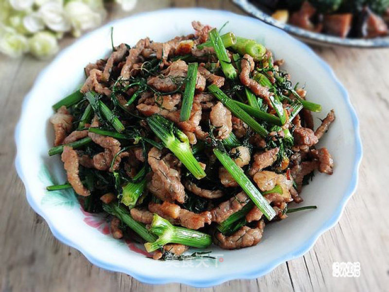 Stir-fried Shredded Pork with Fennel and Vegetables recipe