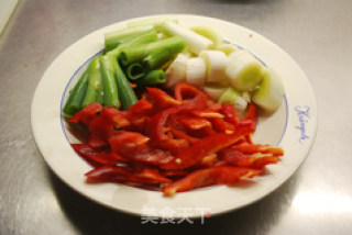 Stir-fried Elk Meat with Red Pepper and Green Onion recipe