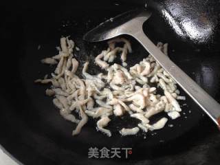 Stir-fried Shredded Pork with Celery and Fungus recipe