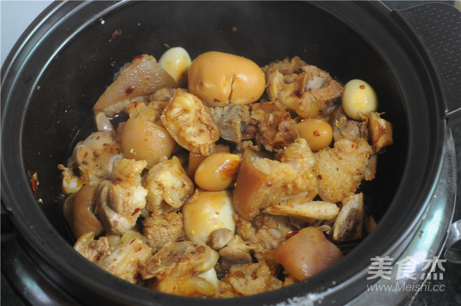 Three Cups of Soy Sauce Pork Trotters recipe