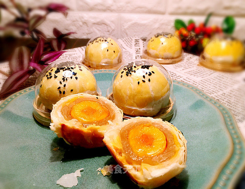 #柏翠大赛#lotus Paste Egg Yolk Cake recipe