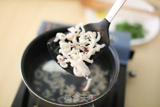 Stir-fried Cuttlefish with Leek recipe