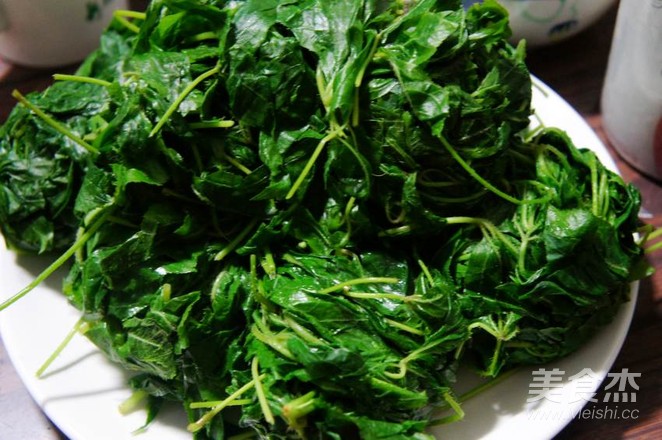 Fried Acanthopanax Leaves recipe