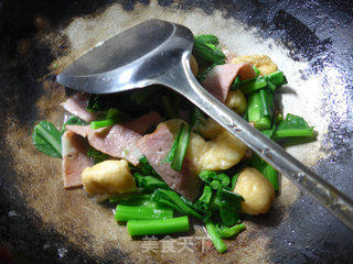 Stir-fried Rape Roots with Bacon Oil and Gluten recipe