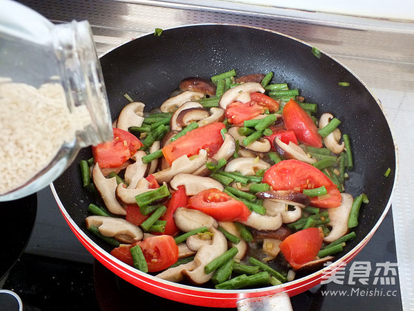 Stir-fried Beans with Mushrooms recipe