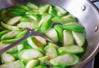Loofah Fried Egg Soup recipe